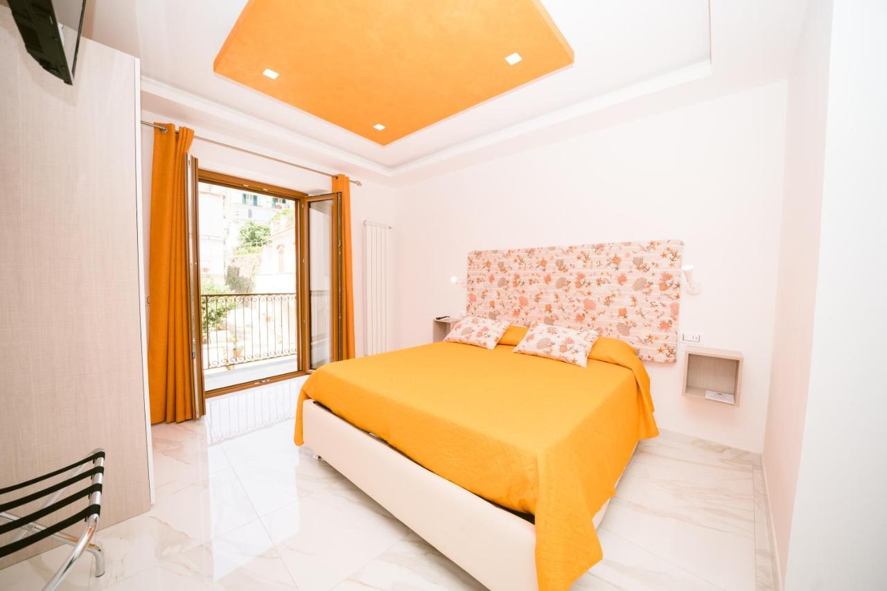 La Piazzetta Boutique Apartments Scala Exterior photo